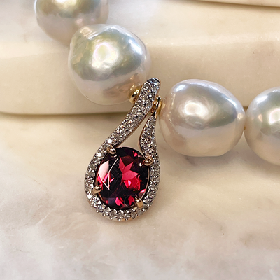 Pearl Necklace with Garnet Pendant