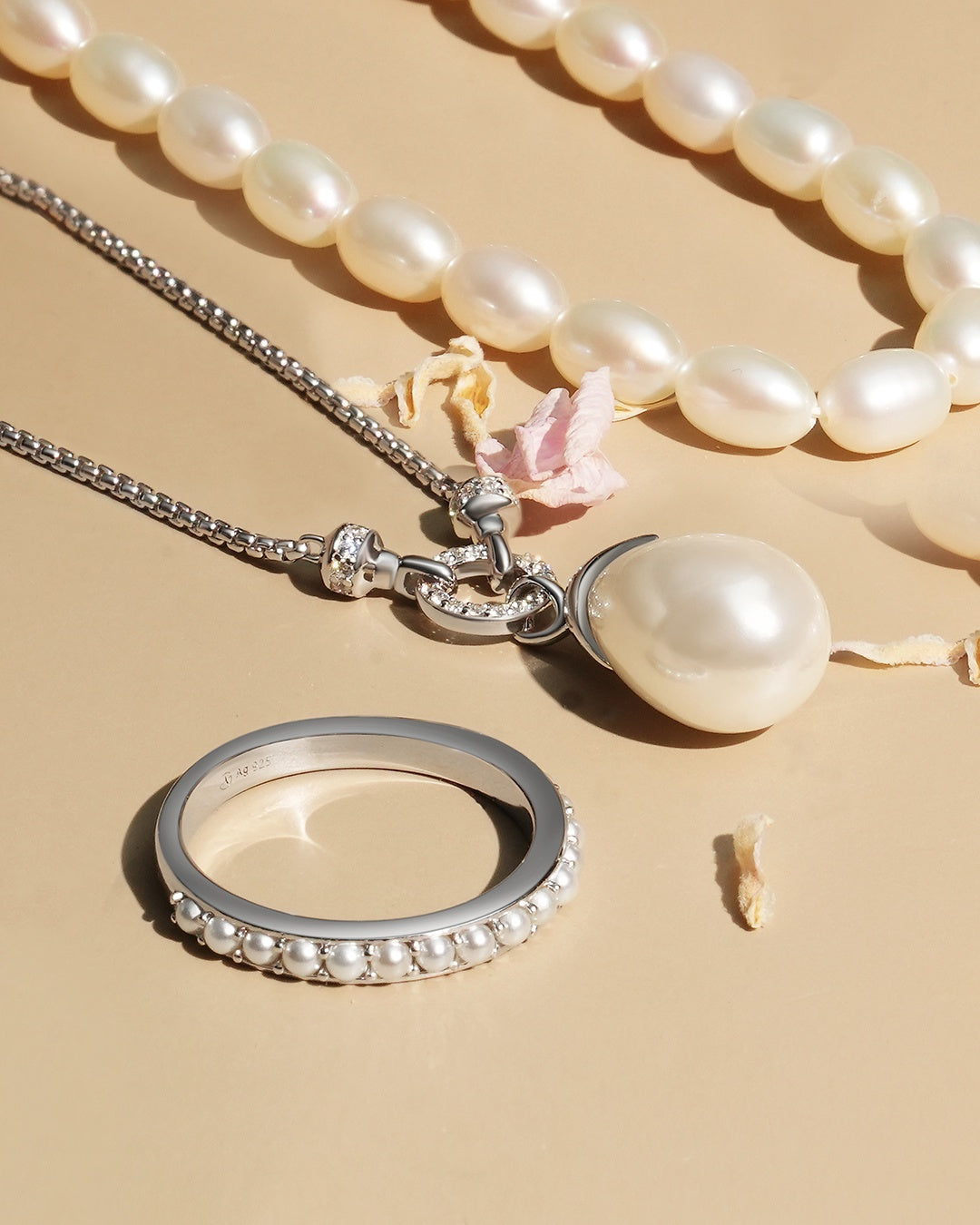 Reimaginer - Silver Linked Shell Pearl Drop Pendant Necklace
