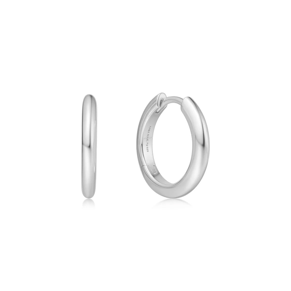 Vogue Maven - Tube Small Huggie Hoop Earrings