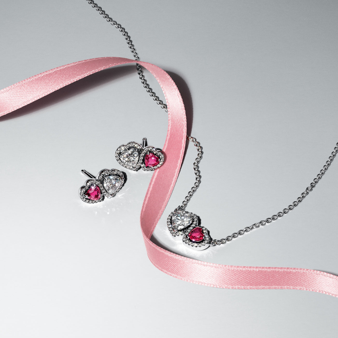 Pandora Sparkling Red Halo Heart Gift Set