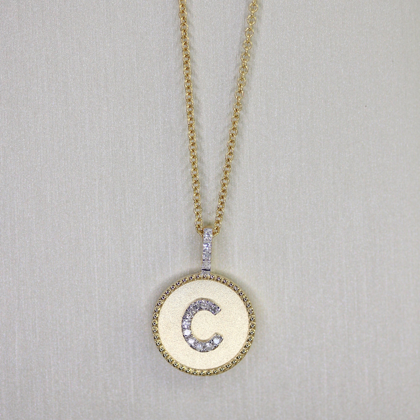 14KY Circle Pendant w/ Diamond Initial Necklace